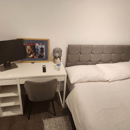 Flat With Work Station, Monitor, Smart Tv & Netflix Διαμέρισμα Λονδίνο Εξωτερικό φωτογραφία