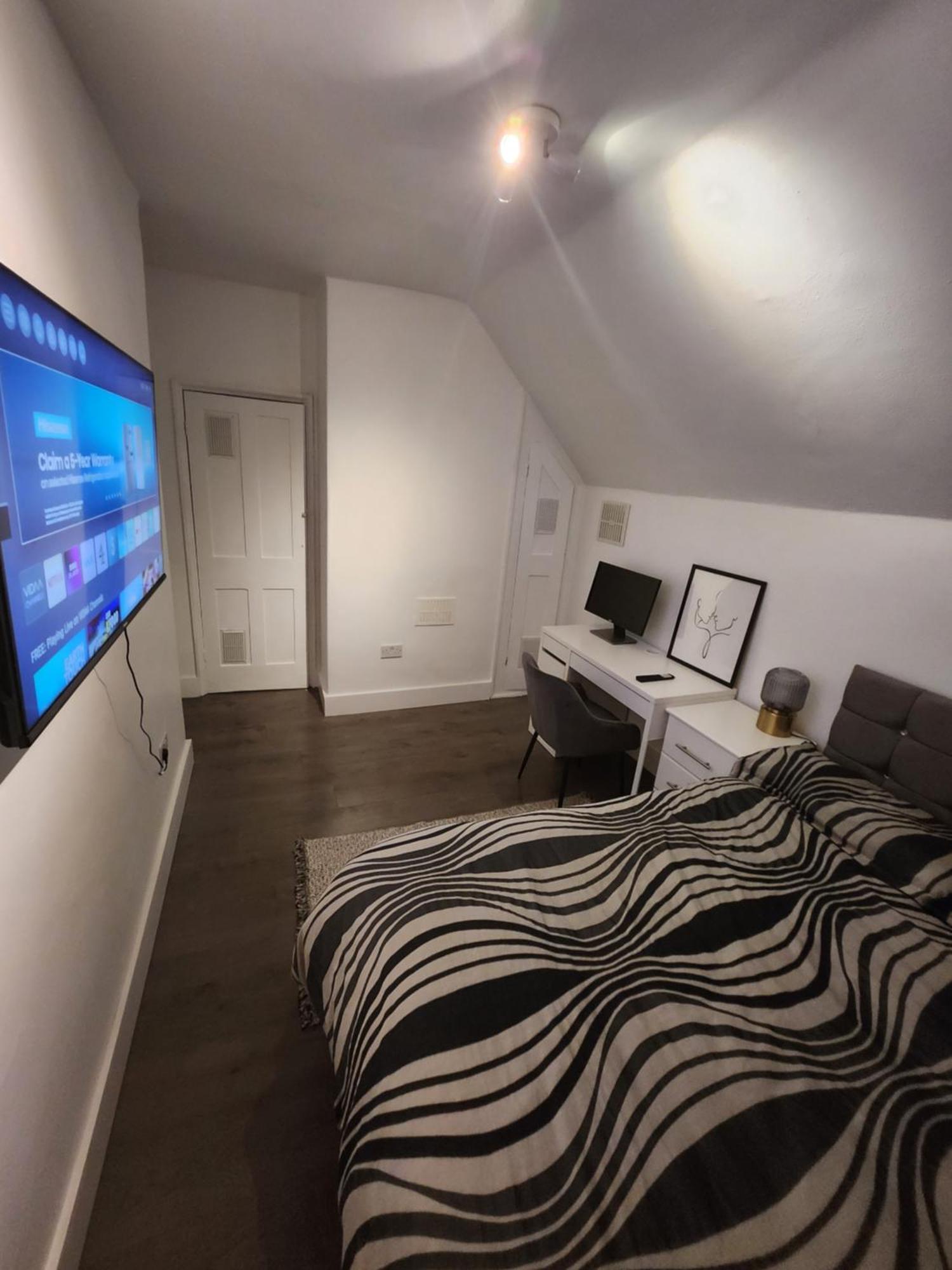 Flat With Work Station, Monitor, Smart Tv & Netflix Διαμέρισμα Λονδίνο Εξωτερικό φωτογραφία