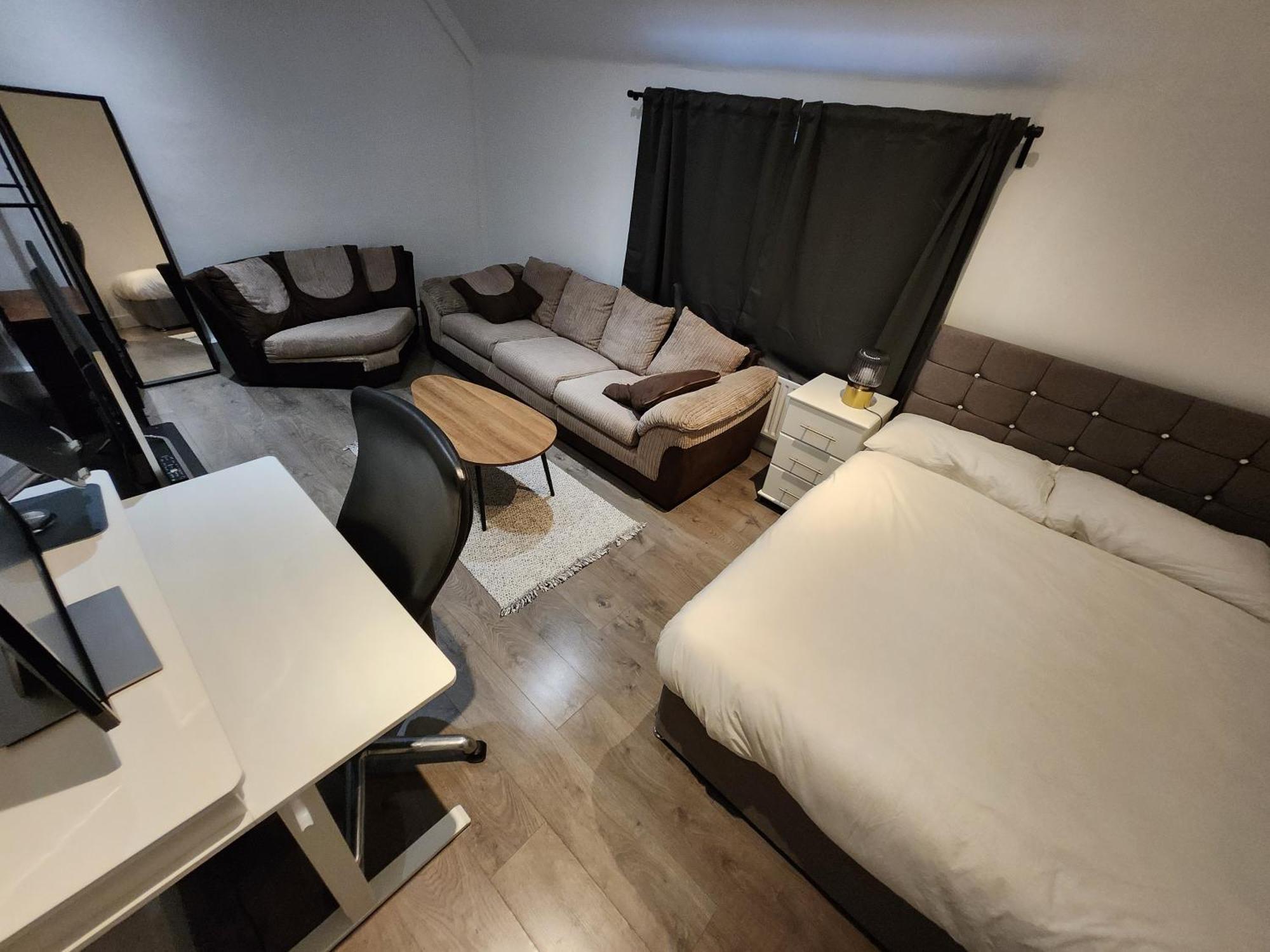 Flat With Work Station, Monitor, Smart Tv & Netflix Διαμέρισμα Λονδίνο Εξωτερικό φωτογραφία